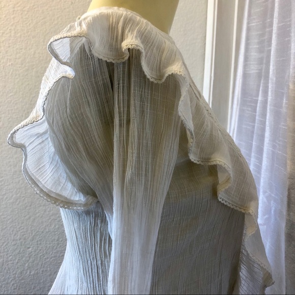 White blouse - Picture 5 of 7